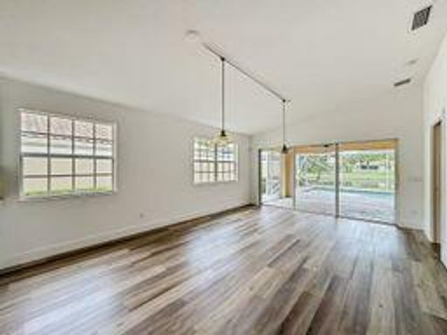 8023 Montserrat Place, Wellington, FL 33414