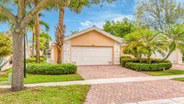 8023 Montserrat Place, Wellington, FL 33414