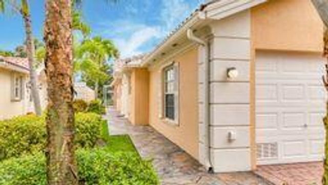 8023 Montserrat Place, Wellington, FL 33414