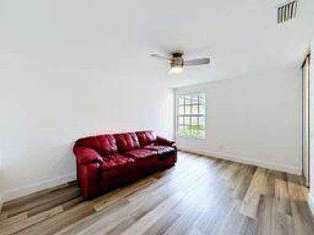 8023 Montserrat Place, Wellington, FL 33414