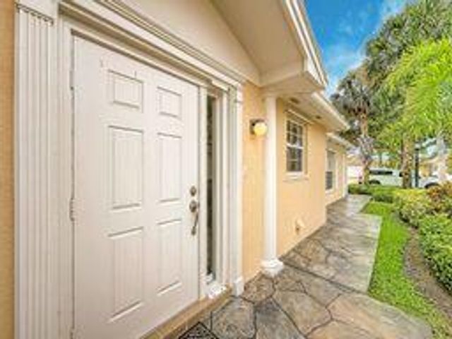 8023 Montserrat Place, Wellington, FL 33414