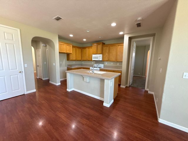 2475 Independence Trl, Plumas Lake, CA 95961