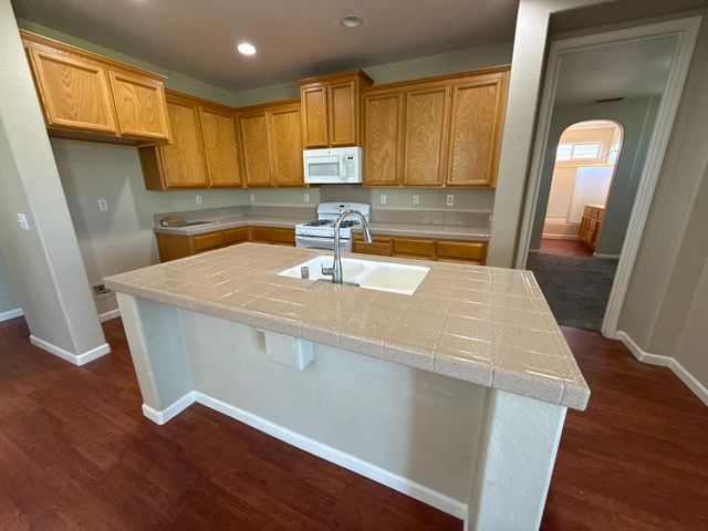 2475 Independence Trl, Plumas Lake, CA 95961