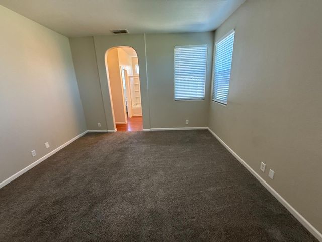 2475 Independence Trl, Plumas Lake, CA 95961