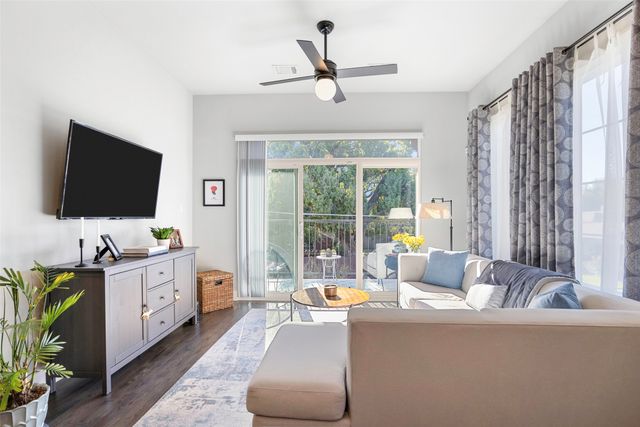 312 N Henderson Avenue 1, Dallas, TX 75214