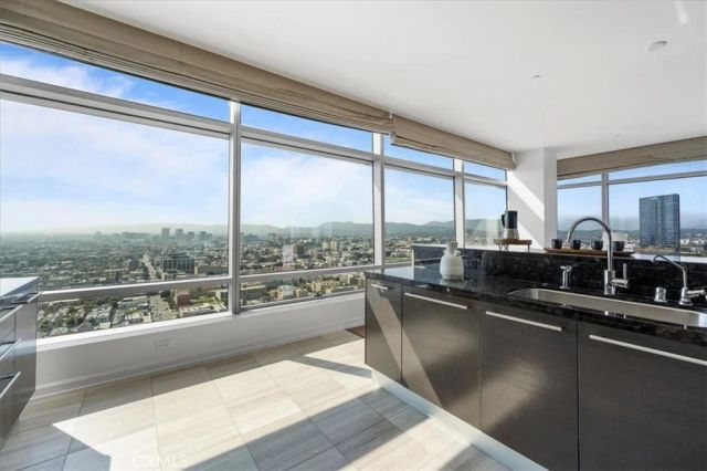 900 W Olympic, Los Angeles, CA 90015
