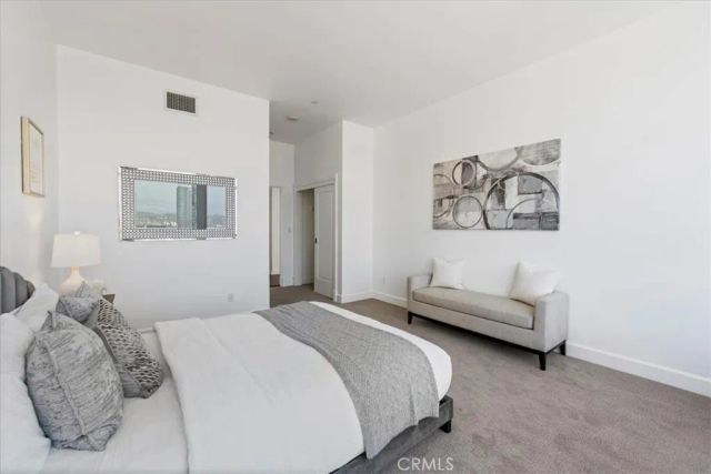 900 W Olympic, Los Angeles, CA 90015