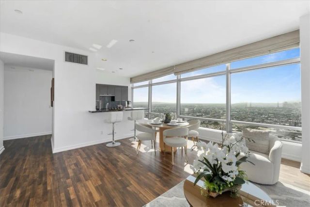 900 W Olympic, Los Angeles, CA 90015