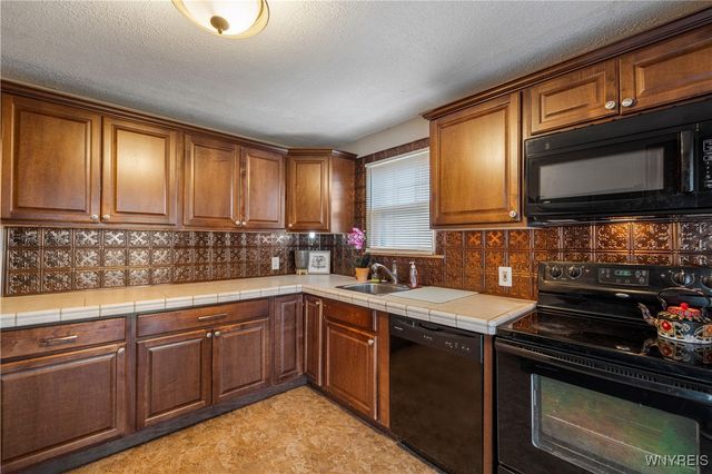 445 71st Street, Niagara Falls, NY 14304