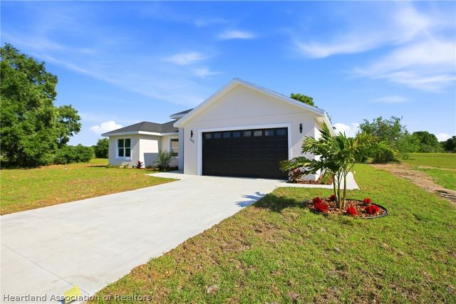 1313 Blue Heron Drive, Sebring, FL 33876