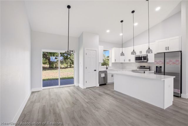 1313 Blue Heron Drive, Sebring, FL 33876