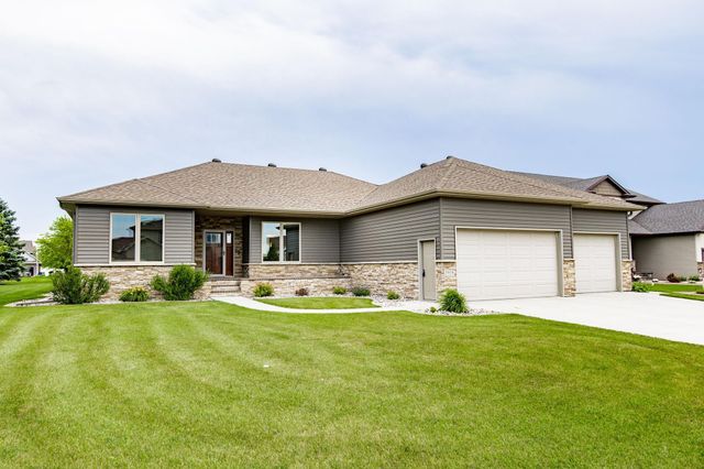 3814 22nd Avenue S, Moorhead, MN 56560