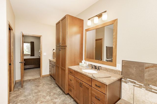 3814 22nd Avenue S, Moorhead, MN 56560