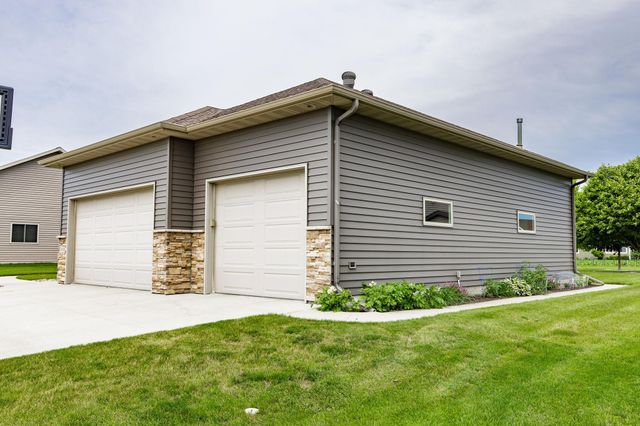 3814 22nd Avenue S, Moorhead, MN 56560