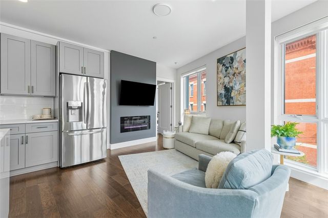 3725 Butler Street 304, Lawrenceville, PA 15201