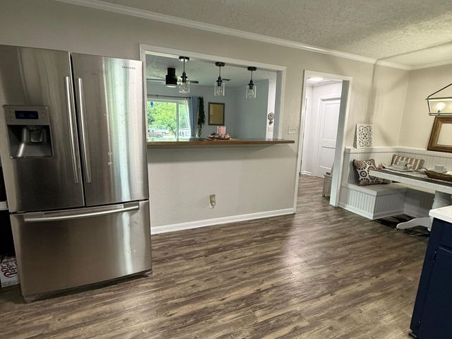 215 N Mechanic Street, Bellville, TX 77418