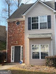 2807 Snapfinger Manor, Decatur, GA 30035