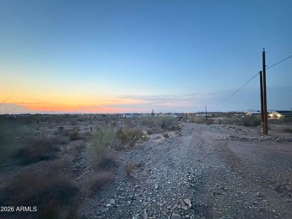 18324 S 23RD Avenue -, Phoenix, AZ 85041 — exterior