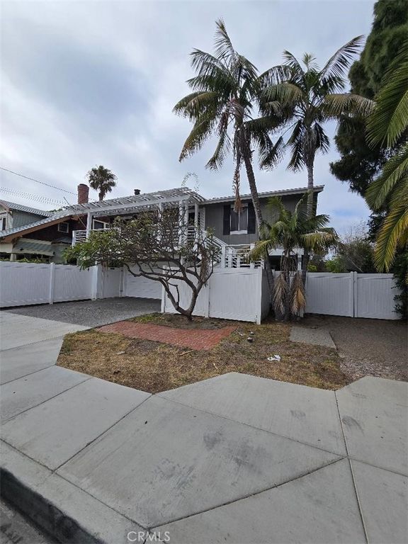 544 Bernard Street, Costa Mesa, CA 92627