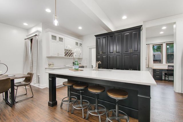 1275 E Long Street, Columbus, OH 43203