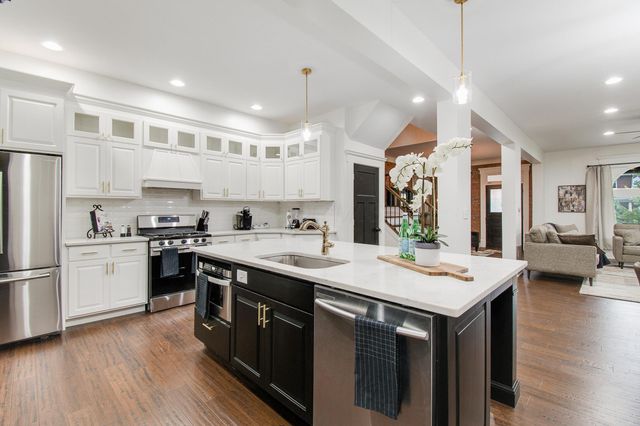 1275 E Long Street, Columbus, OH 43203