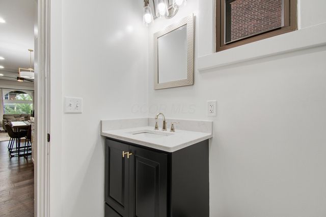 1275 E Long Street, Columbus, OH 43203