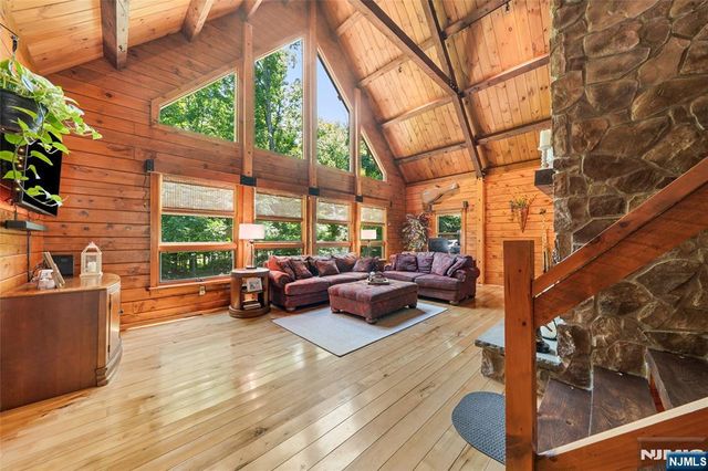 44 Morgan Drive, Sussex, NJ 07461