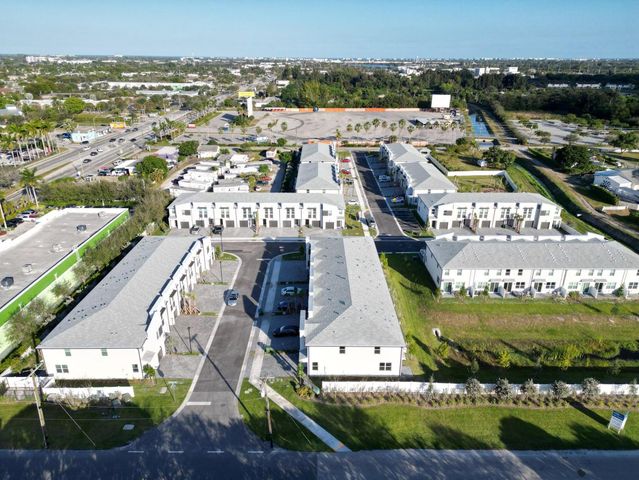 3569 San Bernardino Way, Palm Springs, FL 33461