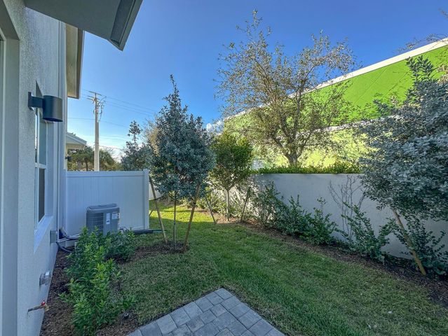 3569 San Bernardino Way, Palm Springs, FL 33461