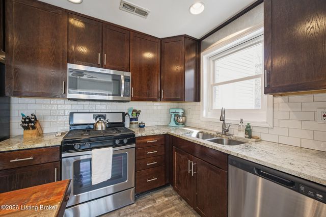 6405 River Rd, Prospect, KY 40059