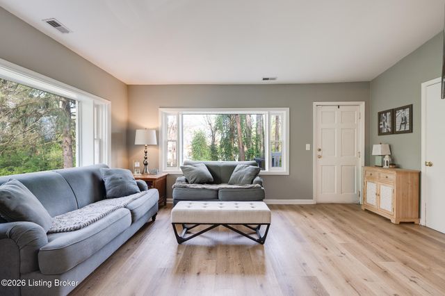 6405 River Rd, Prospect, KY 40059