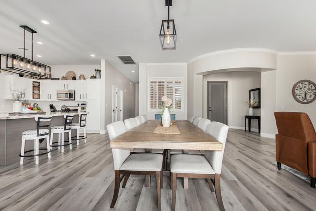 3084 E Capricorn Way, Chandler, AZ 85249