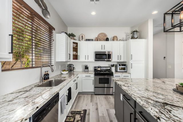 3084 E Capricorn Way, Chandler, AZ 85249