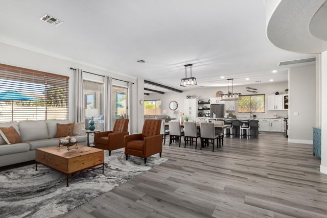 3084 E Capricorn Way, Chandler, AZ 85249