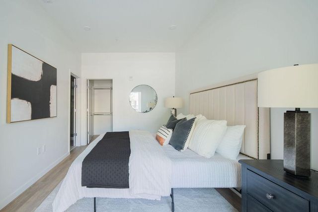 9 West Drive, Excelsior, MN 55331