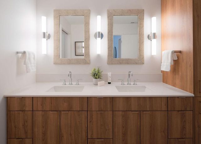 9 West Drive, Excelsior, MN 55331