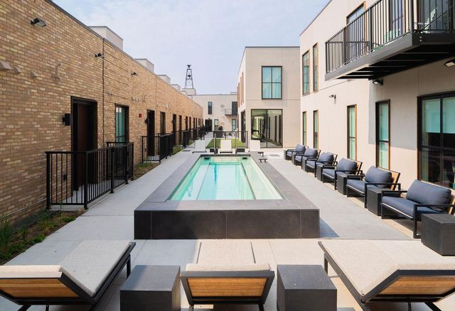 9 West Drive, Excelsior, MN 55331