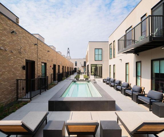 9 West Drive, Excelsior, MN 55331