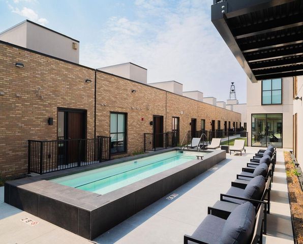 9 West Drive, Excelsior, MN 55331