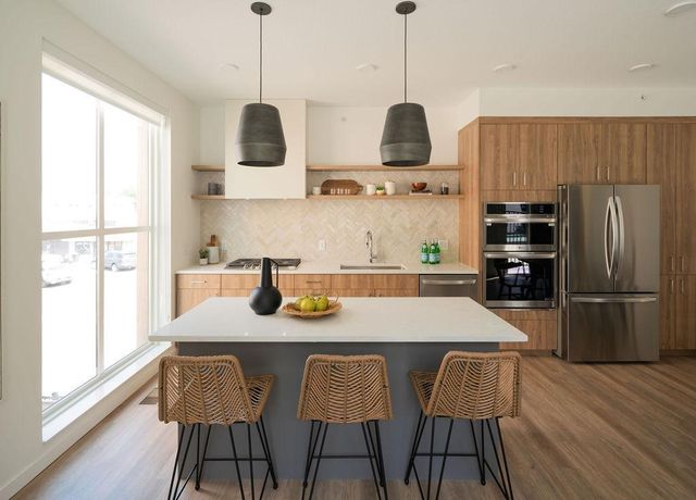 9 West Drive, Excelsior, MN 55331