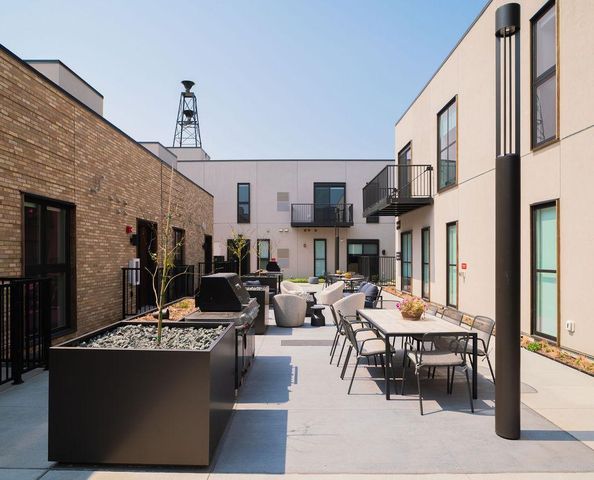 9 West Drive, Excelsior, MN 55331