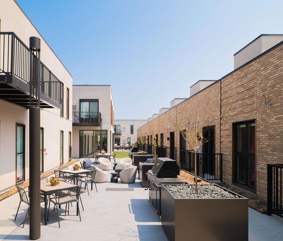 9 West Drive, Excelsior, MN 55331