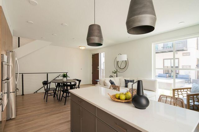 9 West Drive, Excelsior, MN 55331