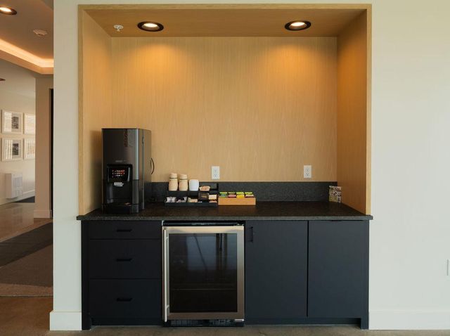 9 West Drive, Excelsior, MN 55331