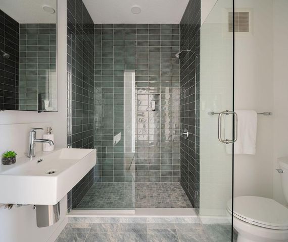 9 West Drive, Excelsior, MN 55331