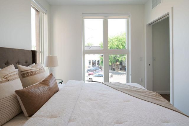 9 West Drive, Excelsior, MN 55331