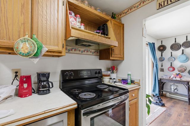 855 S 8th Street, Upland, IN 46989