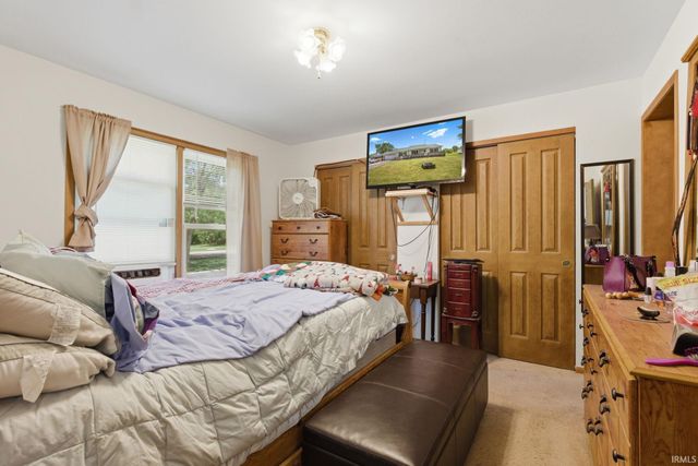 855 S 8th Street, Upland, IN 46989