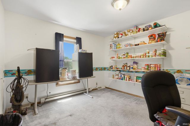 855 S 8th Street, Upland, IN 46989