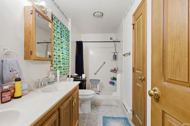 855 S 8th Street, Upland, IN 46989